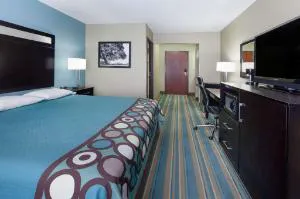 Super 8 by Wyndham Sulphur hotel detail image 1