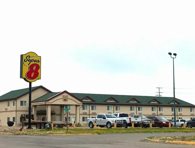 Super 8 by Wyndham Kindersley hotel detail image 1