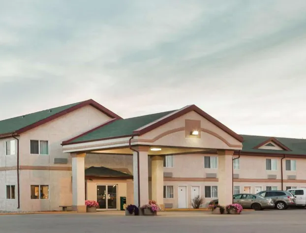Super 8 by Wyndham Kindersley hotel detail image 2