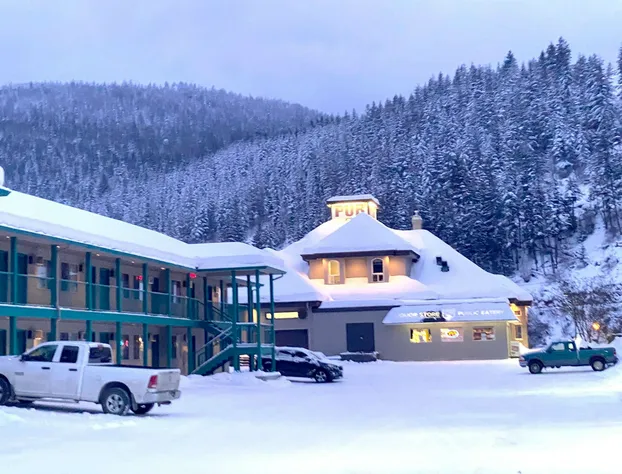 Super 8 by Wyndham Sicamous hotel detail image 2