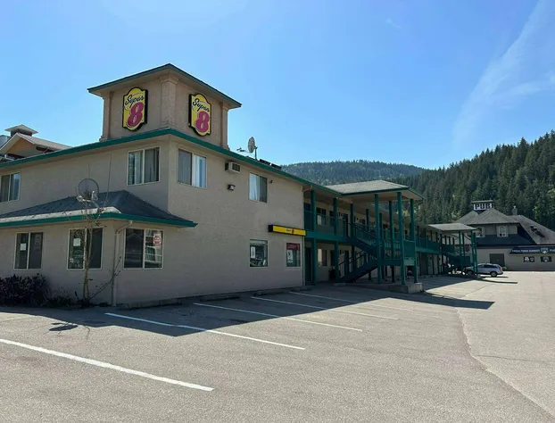 Super 8 by Wyndham Sicamous hotel detail image 3