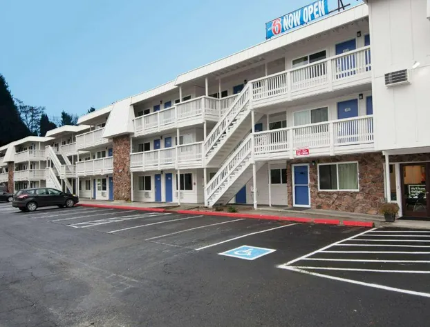 Motel 6 Bremerton, WA hotel detail image 1