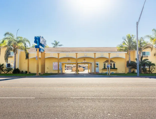 Colonial Pool & Spa Motel hotel detail image 4