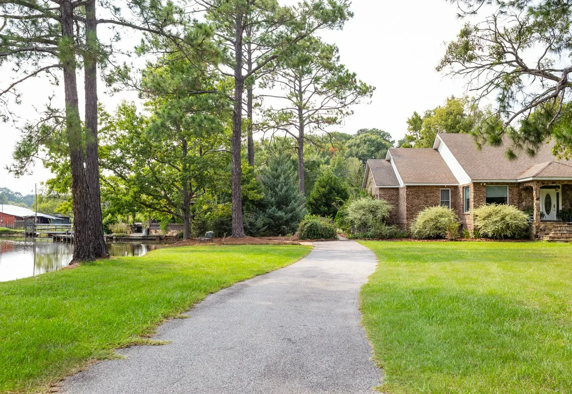 Shalom House Bed and Breakfast hotel hero