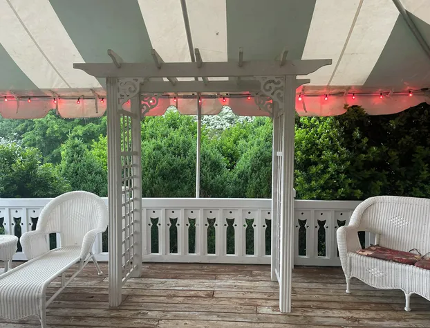 Innisfree Boutique Inn By-The-Lake hotel detail image 4