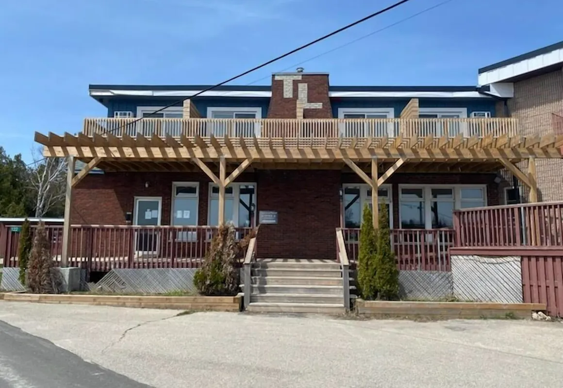 Tobermory Inn & Suites hotel hero