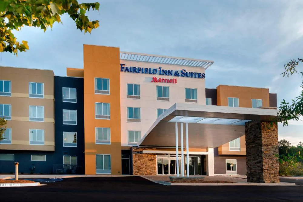 Fairfield Inn & Suites Atlanta Cumming/Johns Creek hotel hero