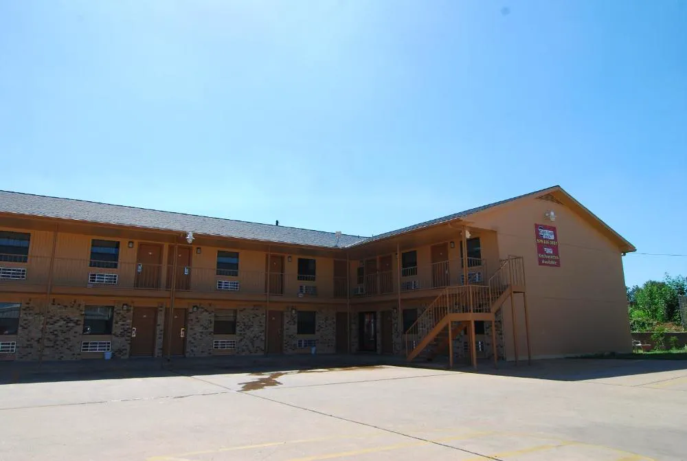 Coach Light Inn Brenham hotel hero