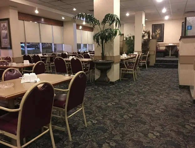 St. Albert Inn & Suites hotel detail image 4