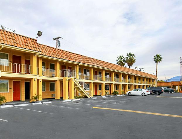 Econo Lodge San Bernardino I-215 hotel detail image 1