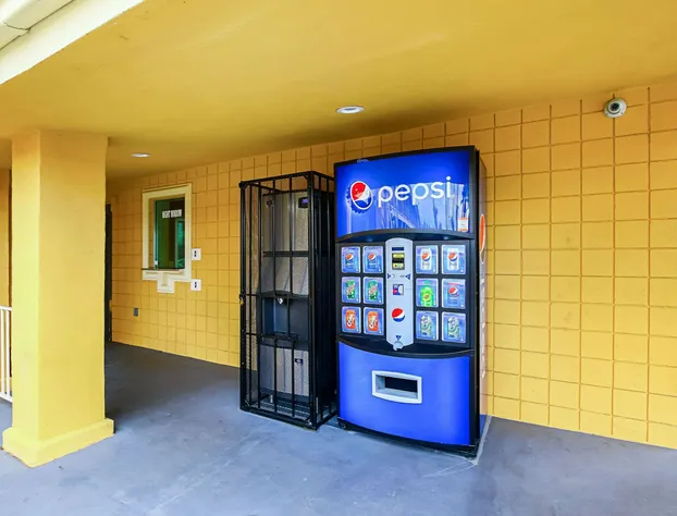 Econo Lodge San Bernardino I-215 hotel detail image 3