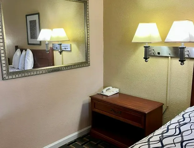 West Bank Inn hotel detail image 1