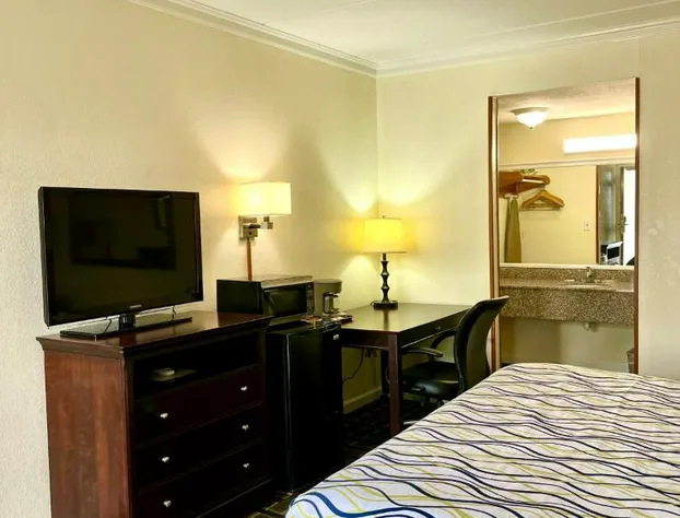 West Bank Inn hotel detail image 3