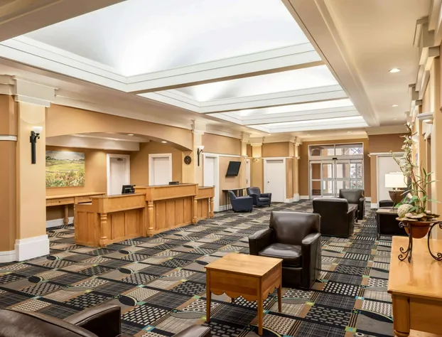 Royal Hotel Regina, Trademark Collection by Wyndham hotel detail image 1