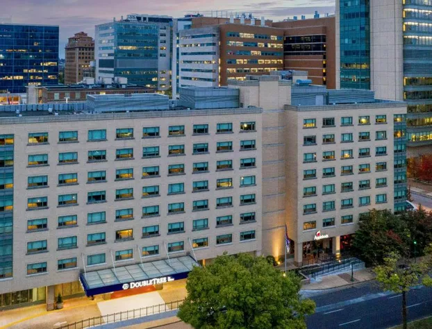 DoubleTree by Hilton St. Louis Forest Park hotel detail image 3