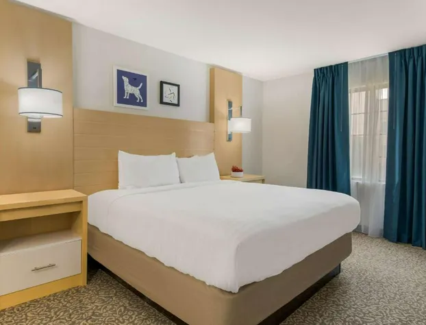 Sonesta ES Suites Charlotte Arrowood hotel detail image 2