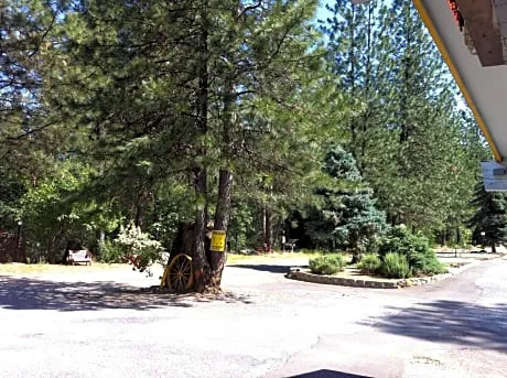 Golden Chain Motel hotel detail image 2