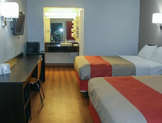 Motel 6 Fayetteville, AR hotel detail image 4