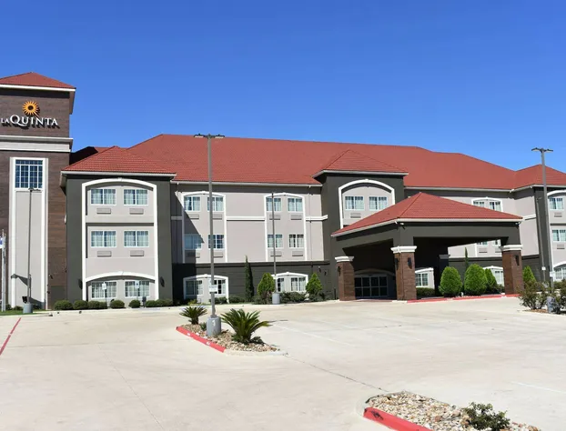 La Quinta Inn & Suites by Wyndham Kyle - Austin South hotel detail image 1