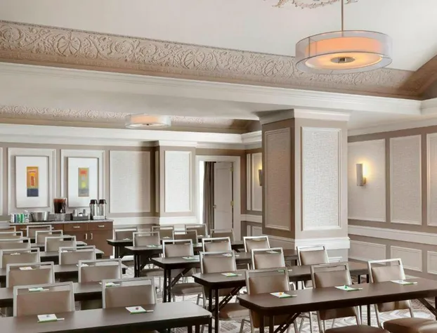 Courtyard by Marriott St. Louis Downtown/Convention Center hotel detail image 4