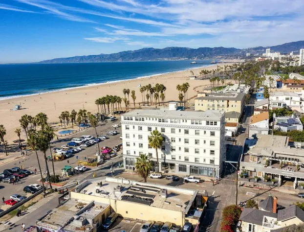 Air Venice on the Beach hotel detail image 3