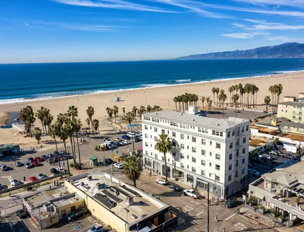 Air Venice on the Beach hotel detail image 4