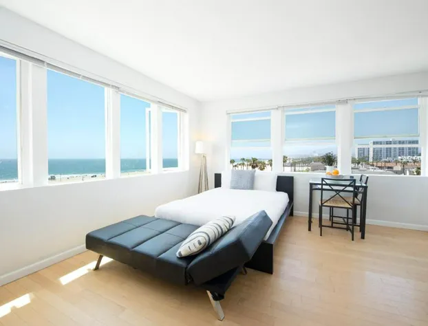 Air Venice on the Beach hotel detail image 4