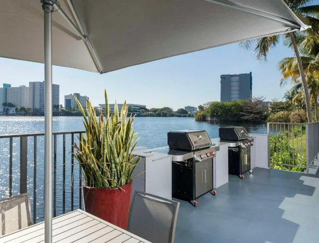 Homewood Suites by Hilton Miami-Airport/Blue Lagoon hotel detail image 2