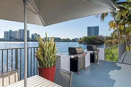 Homewood Suites by Hilton Miami-Airport/Blue Lagoon hotel hero