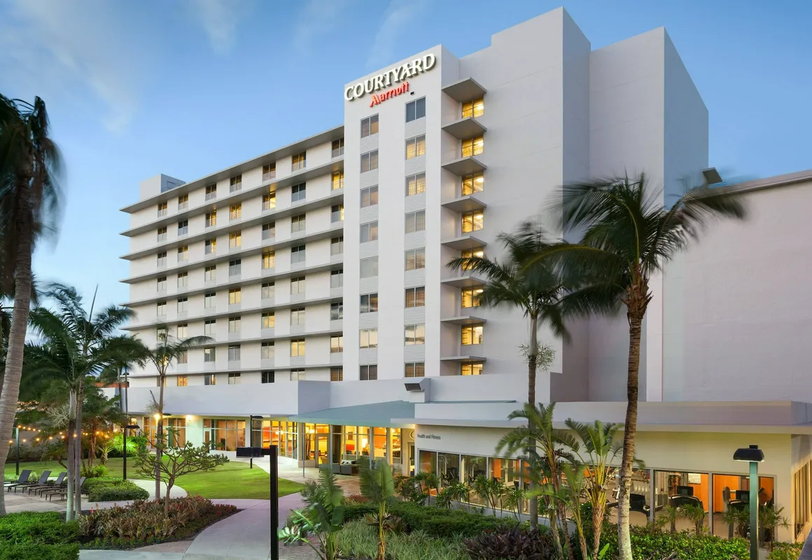 Courtyard by Marriott Miami Airport hotel hero