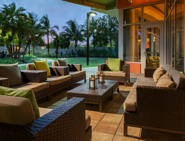 Courtyard by Marriott Miami Airport hotel detail image 1