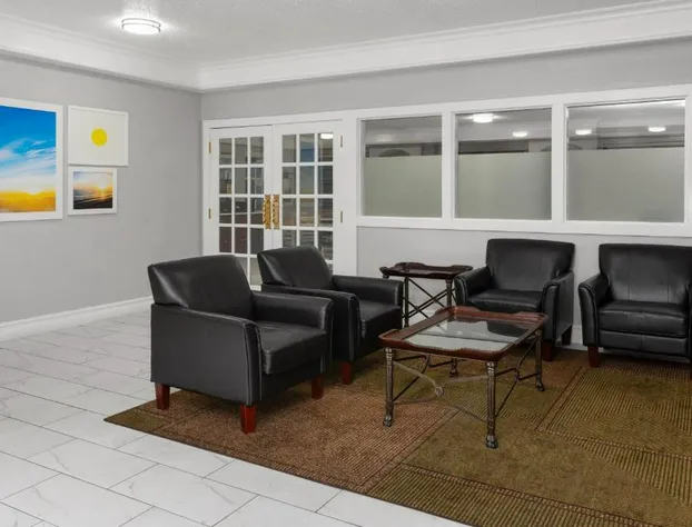 Days Inn & Suites by Wyndham Arlington Heights hotel detail image 4