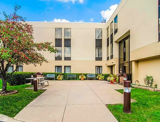 Comfort Inn Convention Center-Chicago O'hare Airport hotel detail image 1