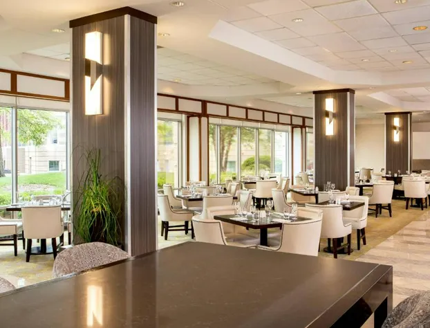 Sheraton Suites Chicago Elk Grove hotel detail image 4