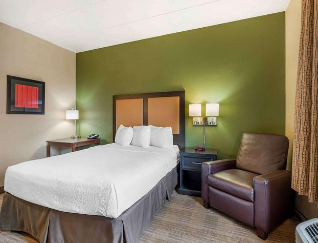 Studio 6 Extended Stay Chicago Lisle IL hotel detail image 4