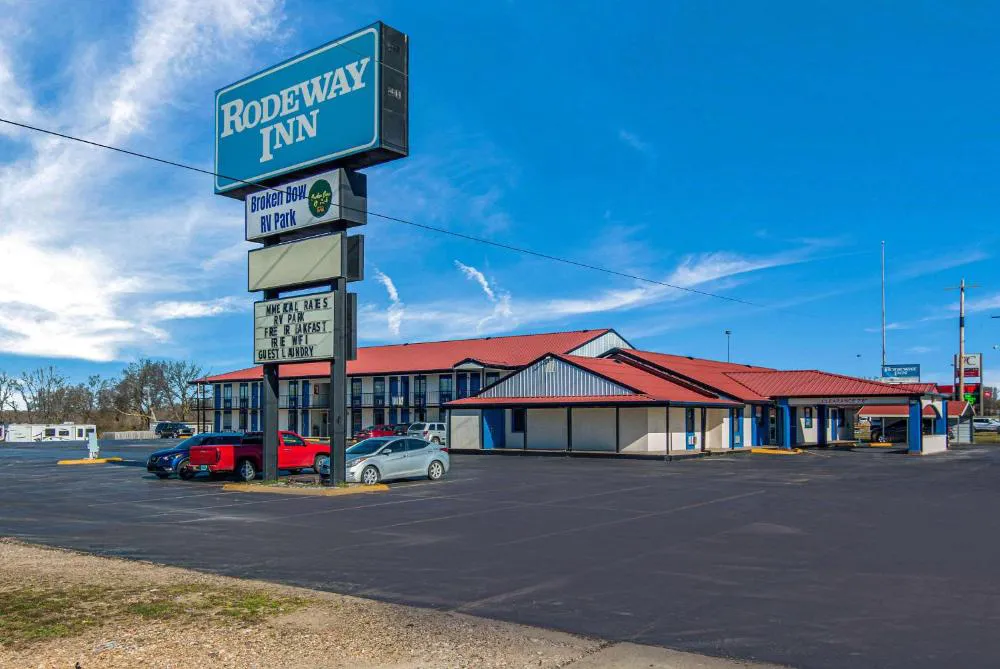 Rodeway Inn Broken Bow - Hochatown hotel hero