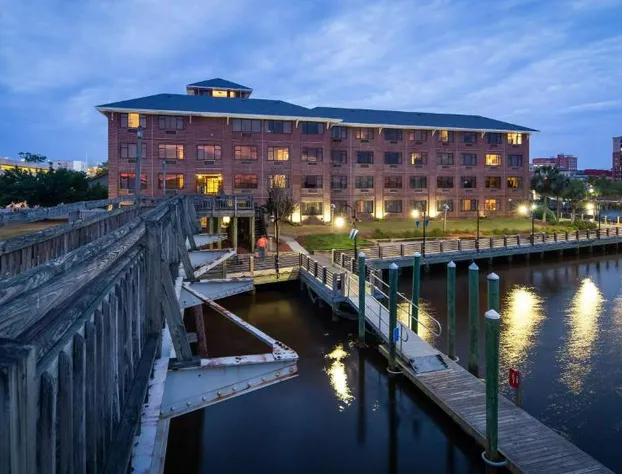 Best Western Plus Coastline Inn hotel detail image 1