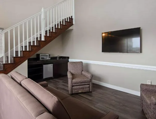 Best Western Plus Coastline Inn hotel detail image 3