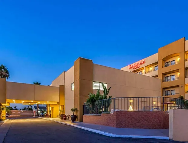 Ramada Plaza by Wyndham Garden Grove/Anaheim South hotel detail image 1