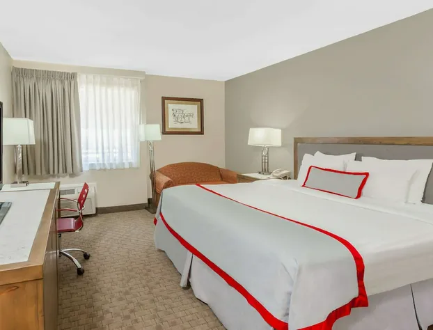 Ramada Plaza by Wyndham Garden Grove/Anaheim South hotel detail image 4