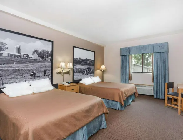 Super 8 by Wyndham Monroe WI hotel detail image 3