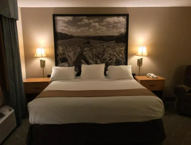 Super 8 by Wyndham Monroe WI hotel detail image 4