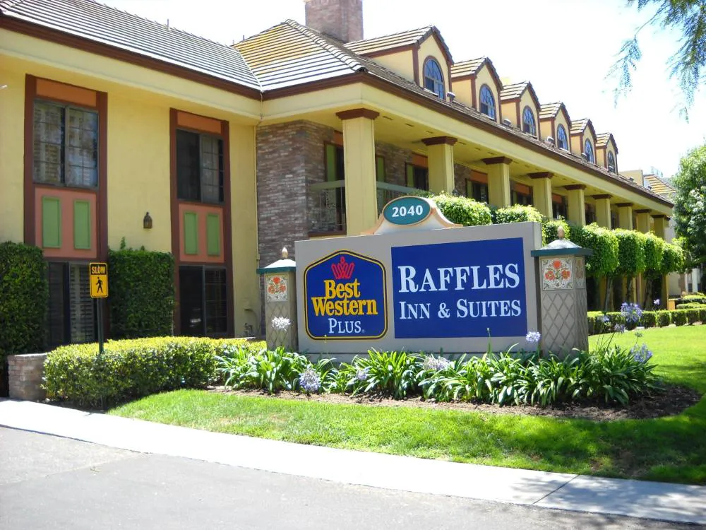 Best Western Plus Raffles Inn & Suites hotel hero