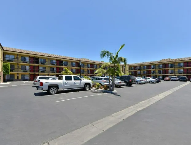 Best Western Plus Raffles Inn & Suites hotel detail image 3