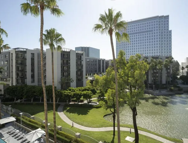 Costa Mesa Marriott hotel detail image 3