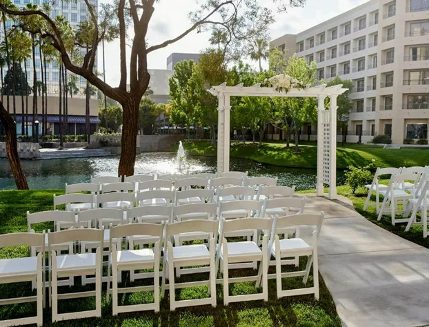 Costa Mesa Marriott hotel detail image 2