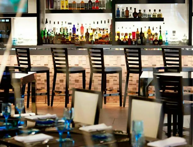 Irvine Marriott hotel detail image 2