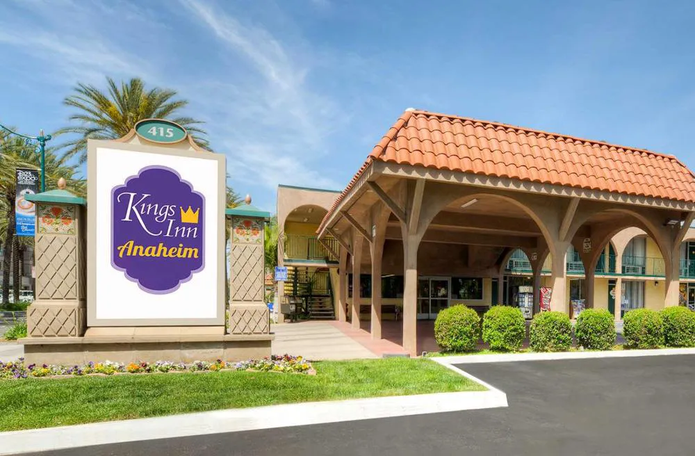 Kings Inn Anaheim at the Park & Convention Center hotel hero