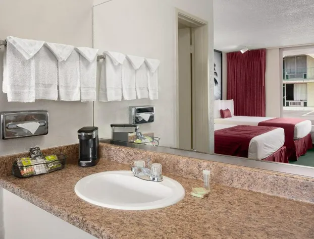 Kings Inn Anaheim at the Park & Convention Center hotel detail image 4