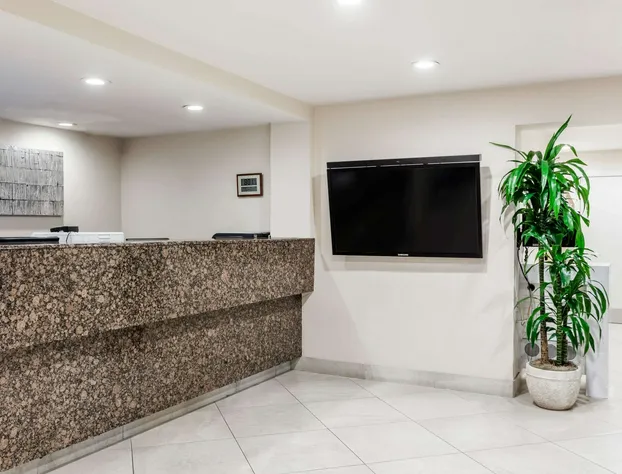 Days Inn by Wyndham San Diego Hotel Circle hotel detail image 4